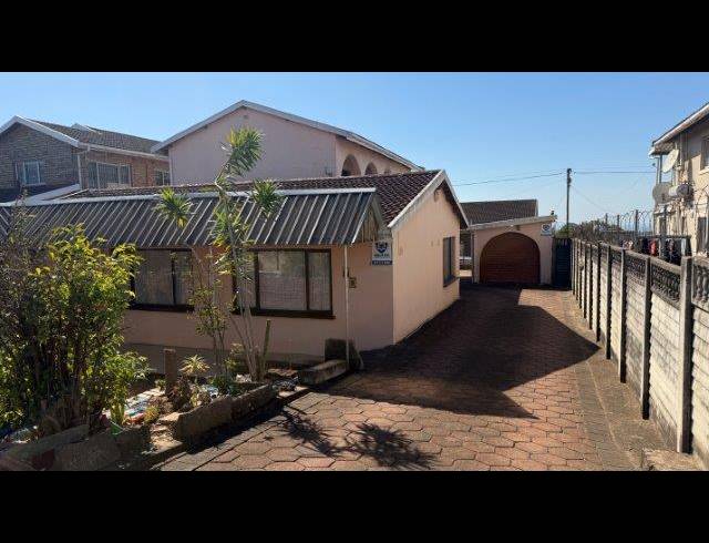 4 BEDROOM HOUSE FOR SALE IN SHALLCROSS